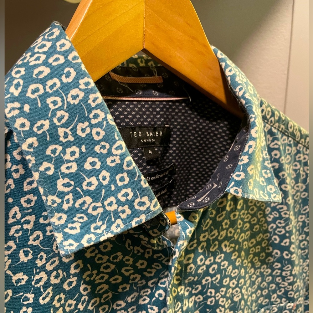 Ted Baker short sleeve shirt. Size 4.